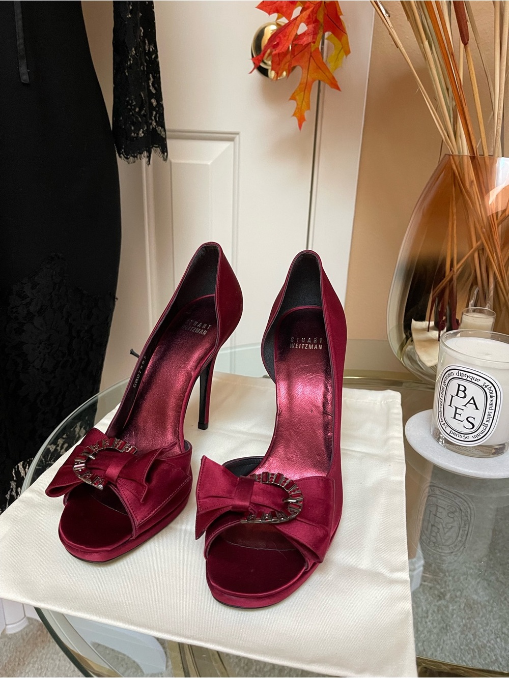 Stuart Weitzman Satin Peep Toe Pumps Size 9 Burgundy Bow Crystal Heels - Picture 2 of 15
